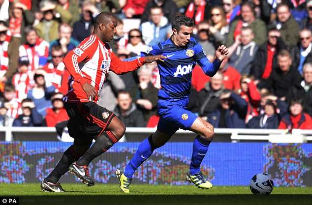 Đã đến lúc Van Persie 'mạnh dạn' ngồi dự bị