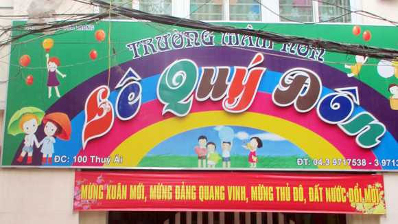 Đã kỷ luật cô giáo bắt bé 5 tuổi bưng bê cực nhọc