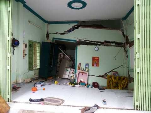 TP.HCM, quận 8, sập nhà, nứt toác, cống thoát nước, khoát hàm ếch