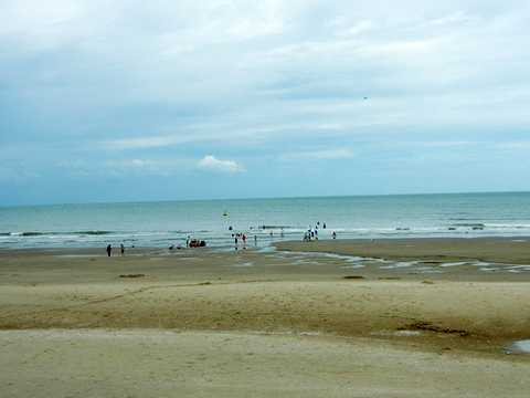 Bãi biển tại Làng du lịch Chí Linh của đại gia Lê Ân