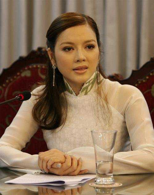 Đại sứ Du lịch: Miếng mồi béo bở để PR tên tuổi