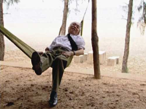 Phút thư giãn của Đại tướng Võ Nguyên Giáp khi tới Đảo Yến trong một lần về thăm quê Quảng Bình