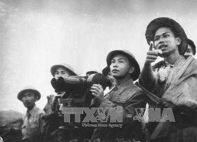  Đại tướng Võ Nguyên Giáp thị sát chiến trường