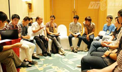 Cộng đồng những người đồng tính chia sẻ tại hội thảo