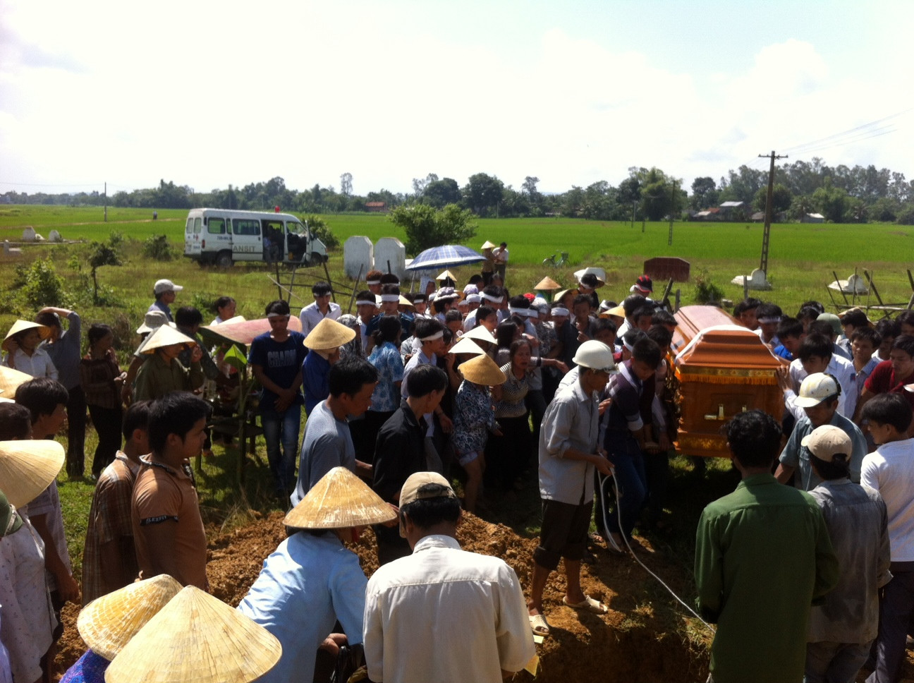 trần hữu hiệp, cứu người, nhường mạng sống