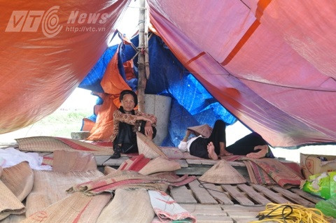 Dân lập 'chiến lũy'