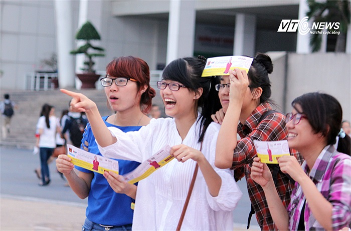 Hướng khởi khi thoát cảnh xếp hàng.