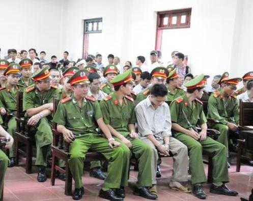 các bị cáo tại tòa