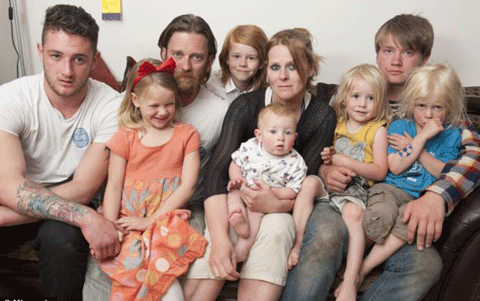 Thật đáng thương khi 7 đứa trẻ này sẽ đều bị mù