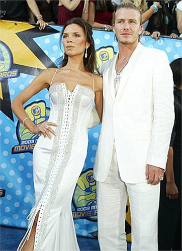 Tuy nhiên, cuộc sống của giới showbiz do cô vợ Victoria đem tới khiến Beckham không còn toàn tâm toàn ý cho trái bóng tròn nữa