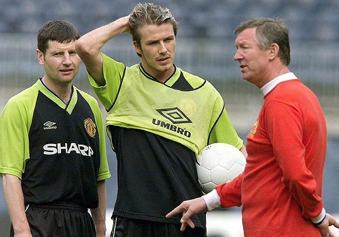 Mối quan hệ giữa Becks và Sir Alex Ferguson cũng bắt đầu xấu đi