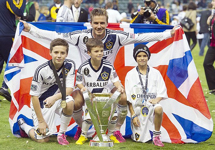 Trong màu áo LA Galaxy, anh 2 lần giành MLS Cup