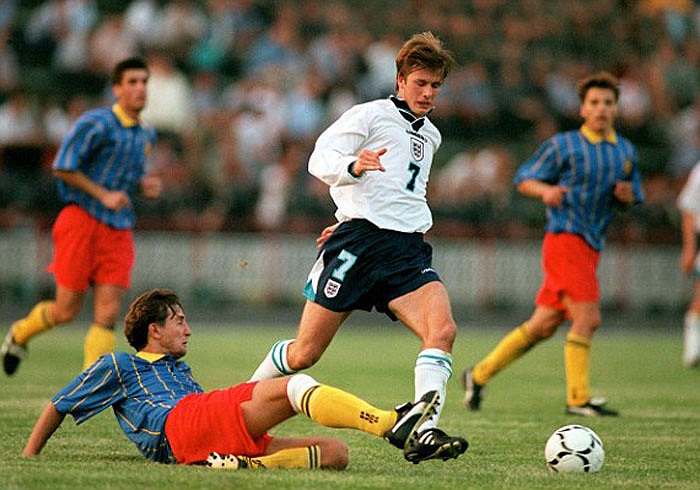 Beckham ra mắt tuyển Anh lần đầu tiên vào ngày 1/9/1996 trong trận đấu với Moldova