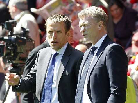 Ai là trợ lý cho David Moyes?