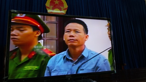 Viện kiểm sát đề nghị bác kháng cáo của các bị cáo. 