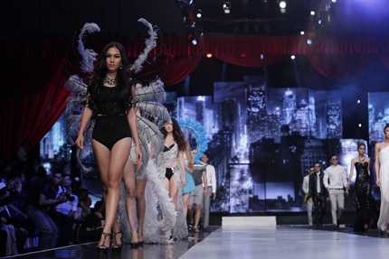 Đêm hội chân dài