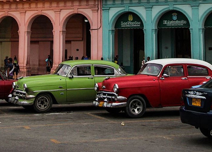 Các thương hiệu phổ biến gồm: Chevrolet, Ford, Cadillac, Buick, Plymouth, Chrysler, Dodge, Willy's, Oldsmobile và De Soto.