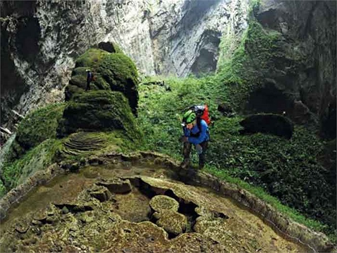 Hang Sơn Đoòng nằm trong quần thể hang động Phong Nha - Kẻ Bàng, tọa lạc gần biên giới Việt - Lào.
