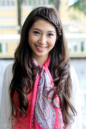 Khổng Tú Quỳnh là một ngôi sao của dòng nhạc teen bắt đầu được biết đến từ năm 2009 với ca khúc 'Tiệm bánh dâu tây'