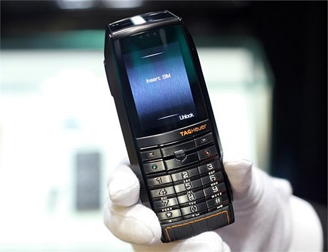 Sản phẩm của TAG Heuer chỉ nằm trong dòng điện thoại cơ bản nếu xét về tính năng.