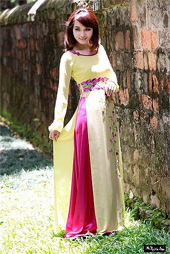 Ngắm vẻ đẹp không bị dấu vết thời gian của Mai Thu Huyền.