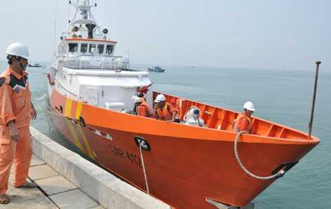 SAR 412, cứu ngư dân, Hoàng Sa, bị nạn