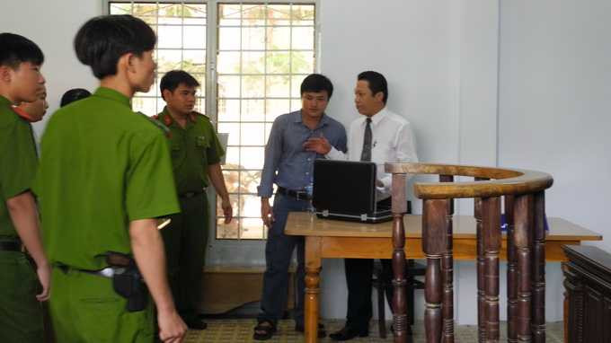 Điều tra thêm vụ hải quan 'vô ý' bắn chết đồng nghiệp