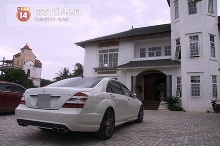 Những chiếc xế hộp sang trọng.