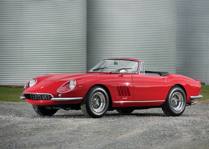 Tuy nhiên, sự chịu chơi của các đại gia chuyên sưu tầm xe cổ đã đẩy mức giá thực lên 27,5 triệu USD.