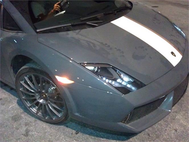 Lamborghini LP550-2 Valentino Balboni có trọng lượng khô chỉ 1.380 kg và được trang bị động cơ V10 công suất 550 mã lực, cho khả năng tăng tốc từ 0 lên 100 km/h chỉ trong 3,9 giây, tốc độ tối đa đạt 320 km/h. 