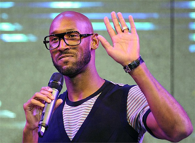 Và thậm chí là giao lưu cùng fan hâm mộ