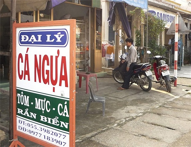 Vì được xem như 1 loại viagra nên nhiều hàng quán dọc QL1A đi qua Quảng Ngãi rượu đẻn được bày bán nhiều, giá từ vài trăm ngàn đến vài triệu đồng một hũ.