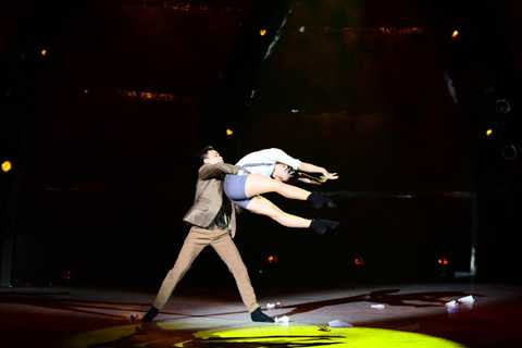 Hong Van va Chi Thanh