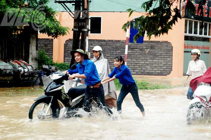thí sinh làm thủ tục thi đại học