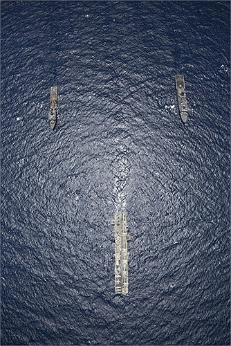 Nhóm đổ bộ Kearsarge nhìn từ trên cao