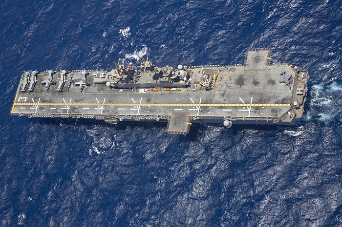 USS Kearsarge nhìn từ trên cao