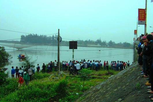 cầu Hộ Độ, nhảy cầu, tự vẫn