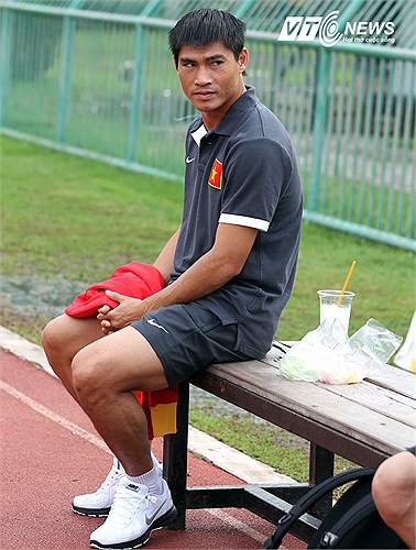 Hậu vệ cánh phải Đào Văn Phong của ĐT Việt Nam gặp chấn thương trong lần lên tập trung mới đây của ĐT chuẩn bị cho vòng loại Asian Cup 2015. (Ảnh: Quang Minh)