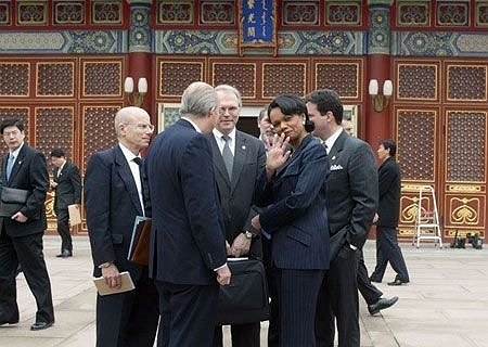 Cựu ngoại trưởng Mỹ Condoleezza Rice trong một buổi làm việc tại Nam Trung Hải.