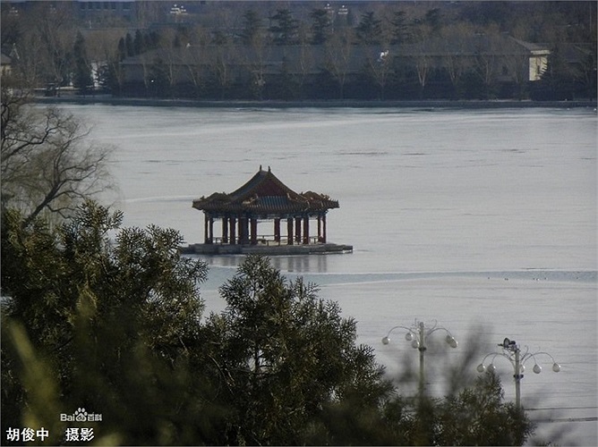 Trung Nam Hải này có tổng diện tích 1.5000 ha với 700 ha diện tích mặt nước.