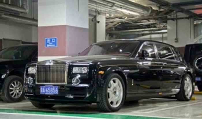 Rolls-Royce Phantom EWB.