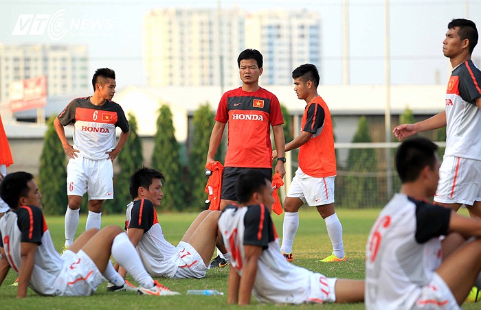 Trong lần tập trung này, HLV Văn Sỹ là người tạm quyền nắm ĐT thay cho HLV Hoàng Văn Phúc. (Bài: Hà Thành - Ảnh: Quang Minh)