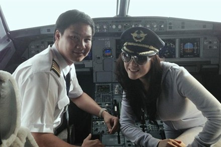 Lý Nhã kỳ khoe ảnh trên máy bay