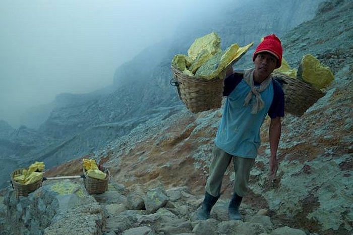 Đây cũng là nơi có hồ acid lớn nhất trên thế giới với diện tích khoảng 1km vuông cùng với rất nhiều khoáng sản kết tinh.