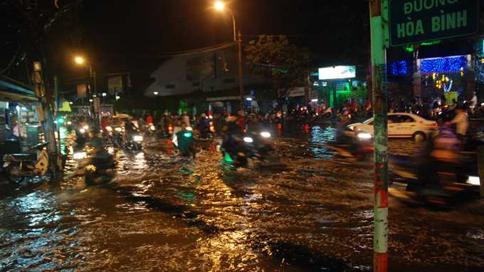 ngập lụt, mưa lớn, TPHCM