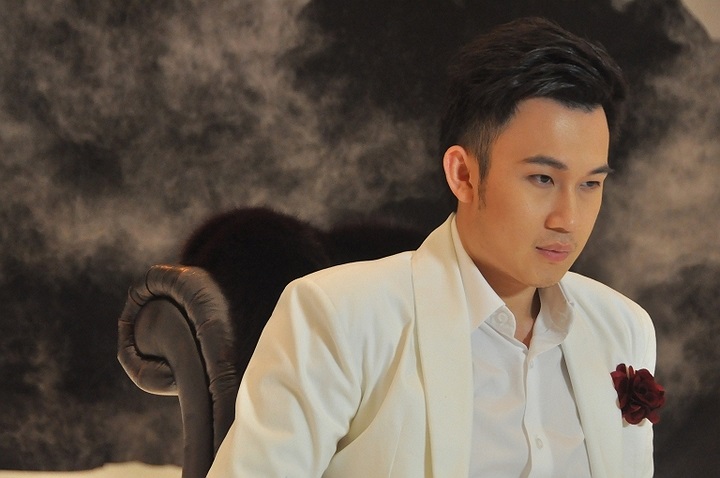 Đồng thời, anh cũng gấp rút chuẩn bị cho dự án nhạc trẻ kết hợp cùng một trong số những cái tên nhạc tên nhạc sỹ đang hot nhất trên thị trưởng hiện nay, bù đắp cho khán giả trẻ - những người đã yêu thương, ủng hộ và đã chờ đợi anh trong thời gian qua