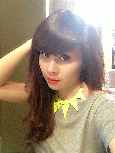 Lưu Thiên Hương ngày càng trẻ trung và thích chụp ảnh kiểu 'hotgirl'.