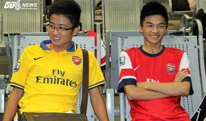 Fan Arsenal ở Nội Bài