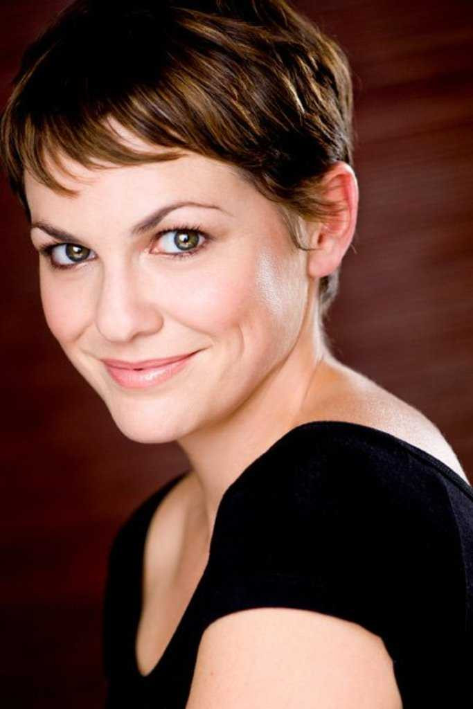 Gặp lại cô gái gây sốt 'Thế giới bí mật của Alex Mack'