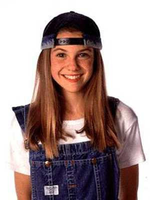 Gặp lại cô gái gây sốt 'Thế giới bí mật của Alex Mack'